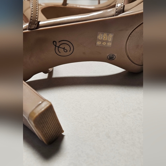 Chinese Laundry Nude Strappy Heels Size 10 - Picture 11 of 11